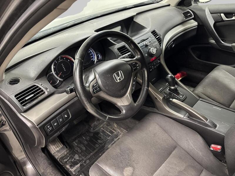 Honda Accord vaihtoauto