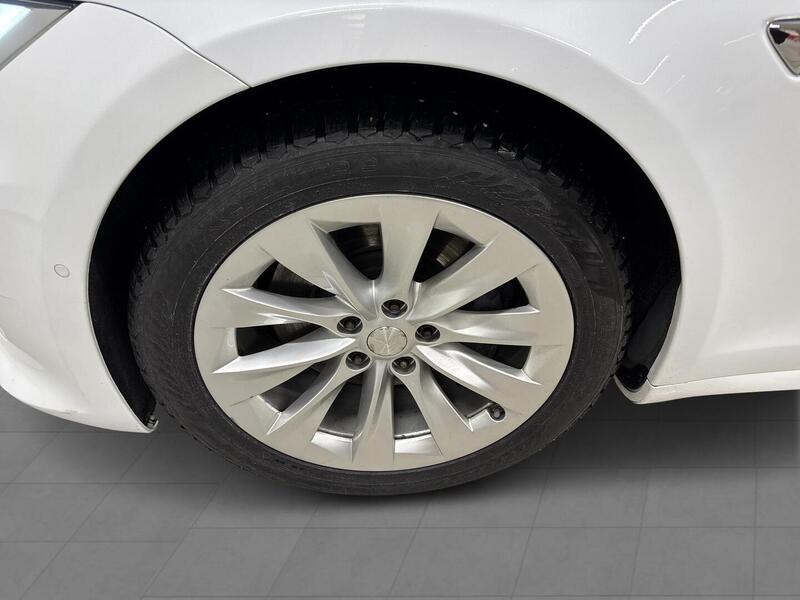 Tesla Model S vaihtoauto