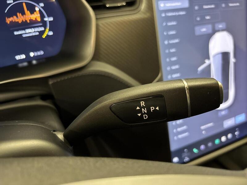 Tesla Model S vaihtoauto