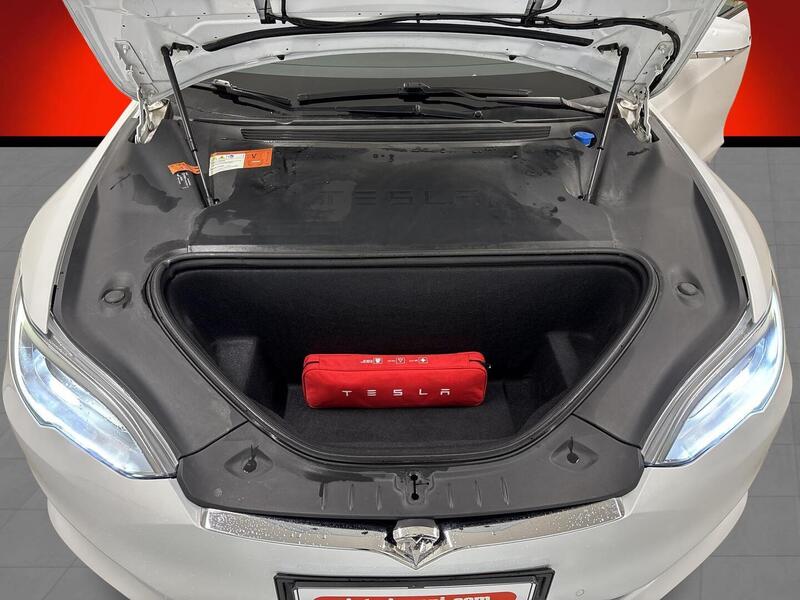 Tesla Model S vaihtoauto