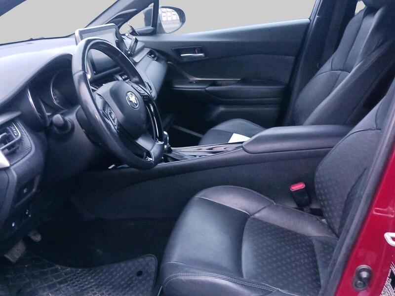 Toyota C-HR vaihtoauto