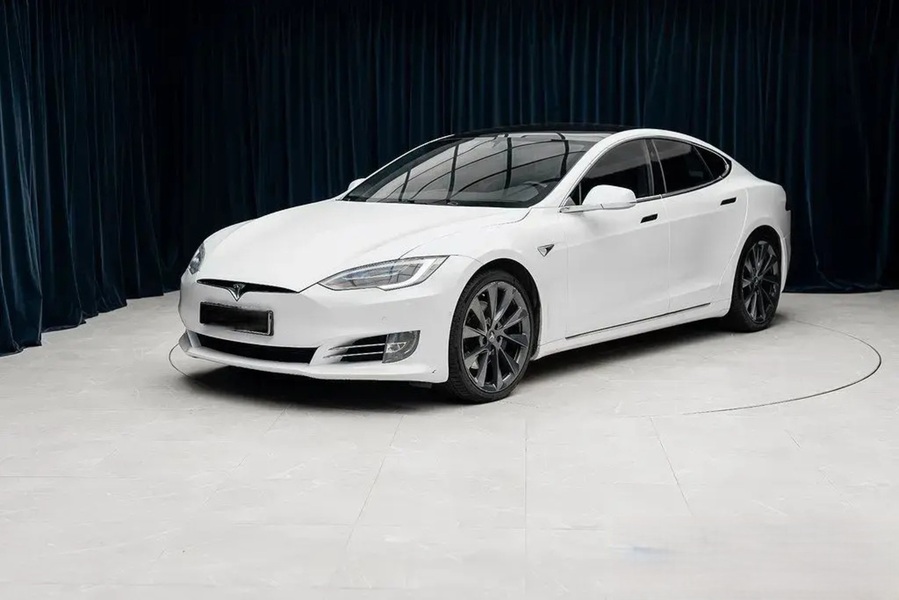 Tesla Model S vaihtoauto