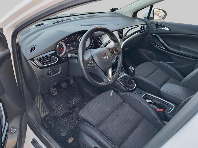 Opel Astra vaihtoauto