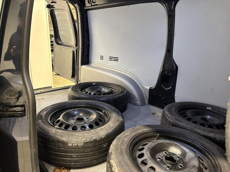 Volkswagen Caddy Maxi vaihtoauto