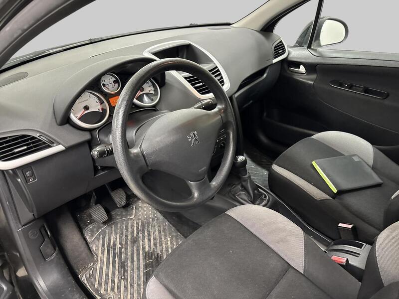 Peugeot 207 vaihtoauto