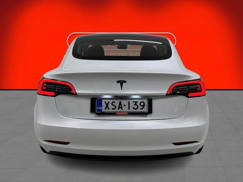 Tesla Model 3 vaihtoauto