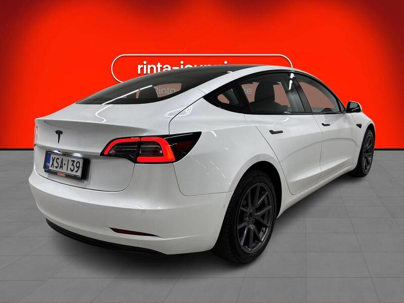 Tesla Model 3 vaihtoauto