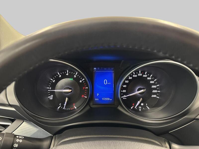 Toyota Avensis vaihtoauto