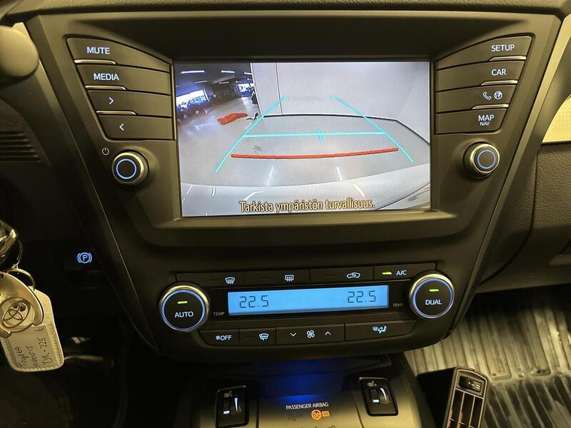 Toyota Avensis vaihtoauto