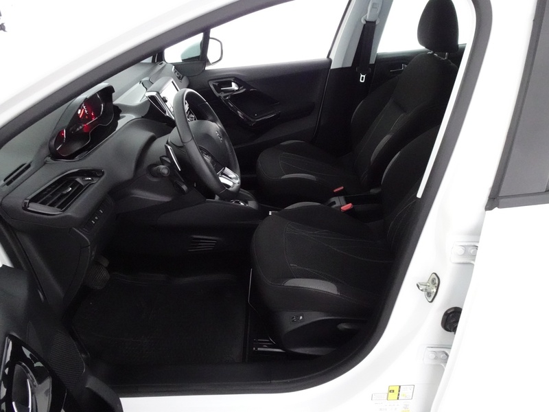 Peugeot 208 vaihtoauto