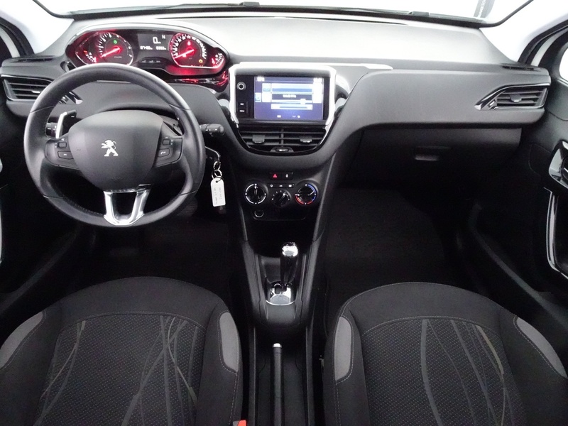 Peugeot 208 vaihtoauto