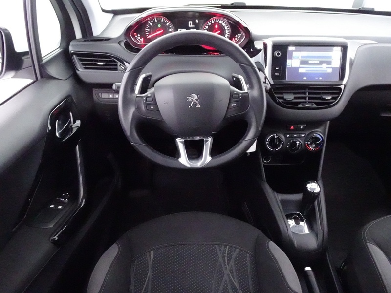 Peugeot 208 vaihtoauto