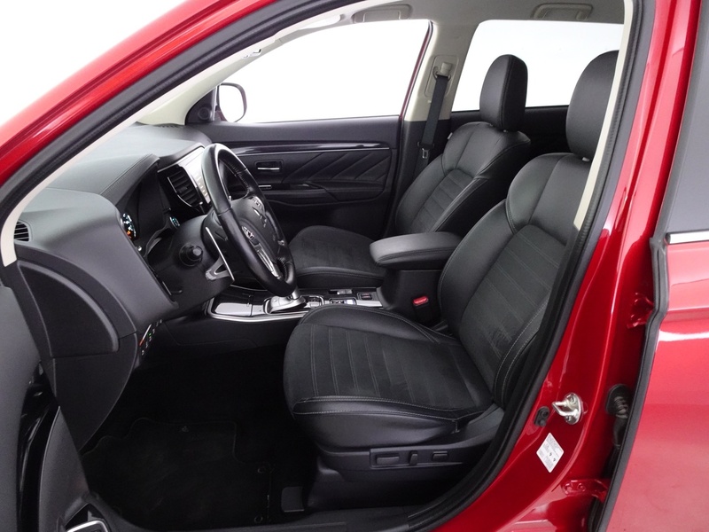 Mitsubishi Outlander PHEV vaihtoauto