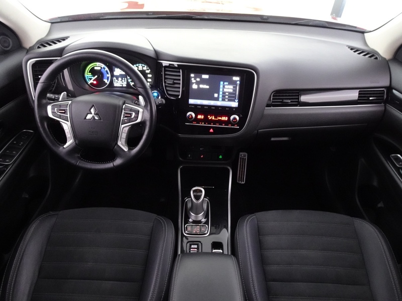 Mitsubishi Outlander PHEV vaihtoauto