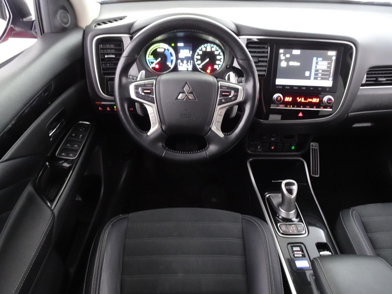 Mitsubishi Outlander PHEV vaihtoauto