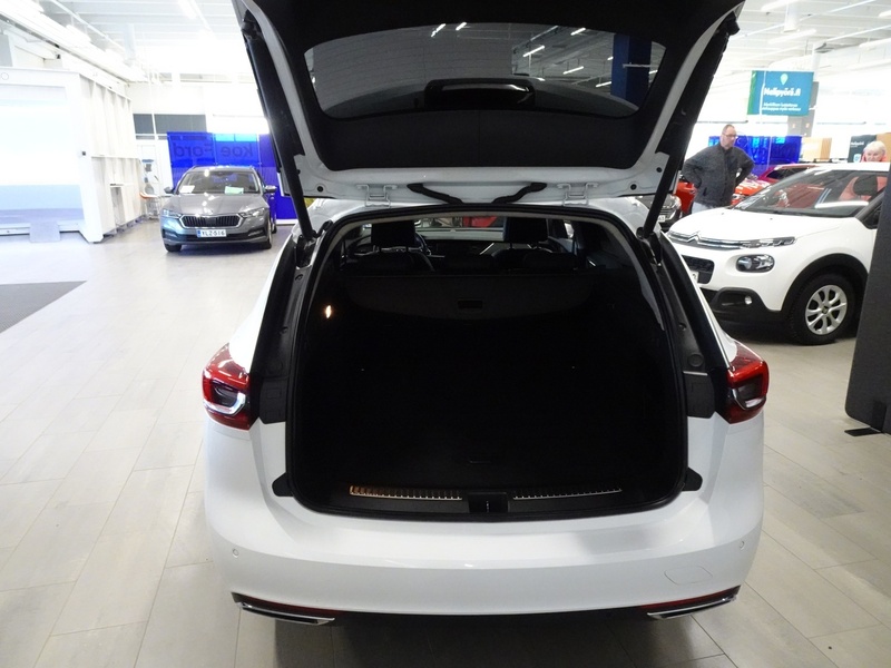 Opel Insignia vaihtoauto