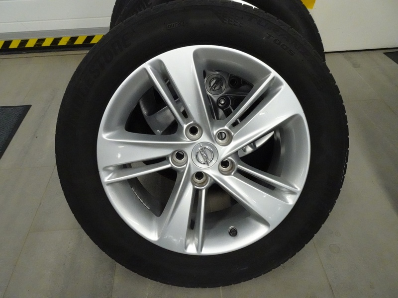 Opel Insignia vaihtoauto