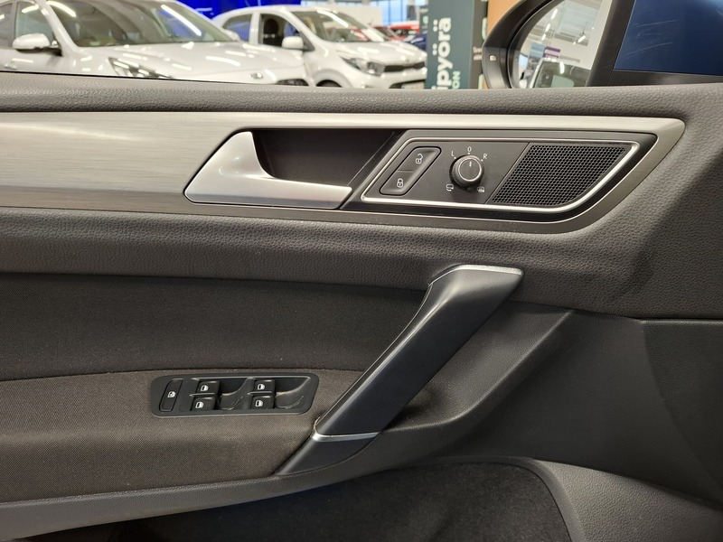 Volkswagen Golf Sportsvan vaihtoauto