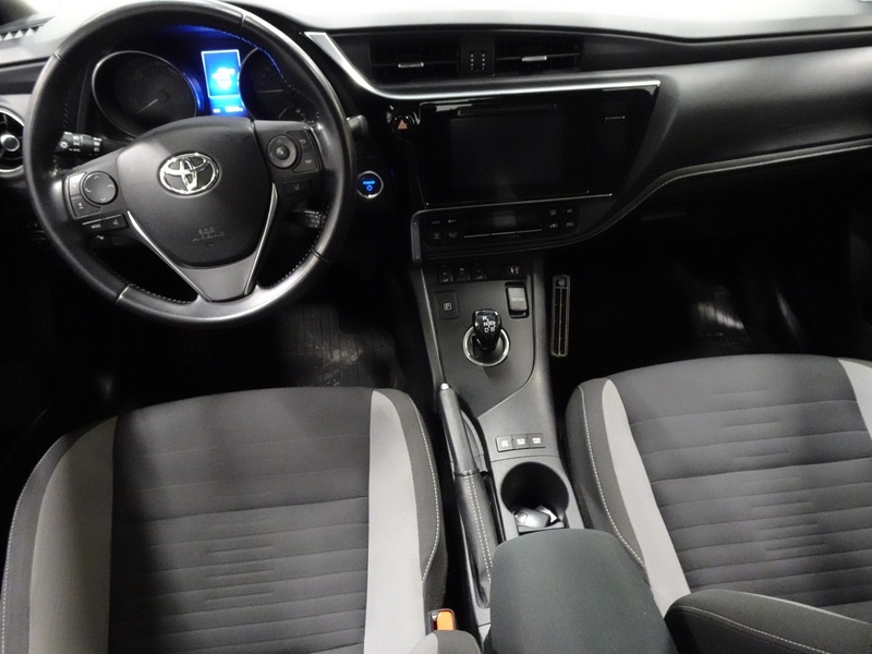 Toyota Auris vaihtoauto