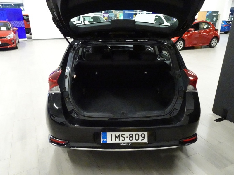 Toyota Auris vaihtoauto