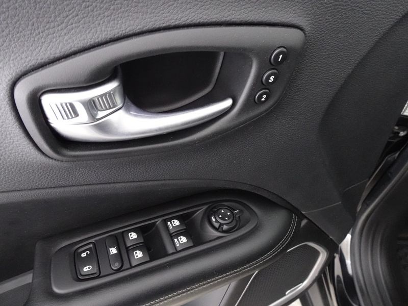 Jeep Compass vaihtoauto