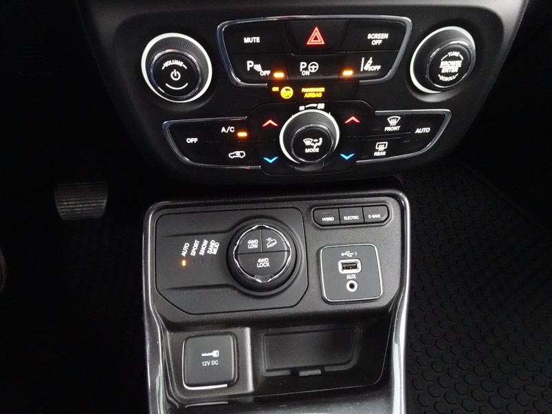 Jeep Compass vaihtoauto