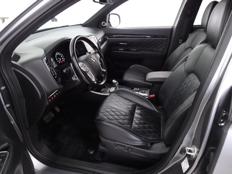 Mitsubishi Outlander PHEV vaihtoauto