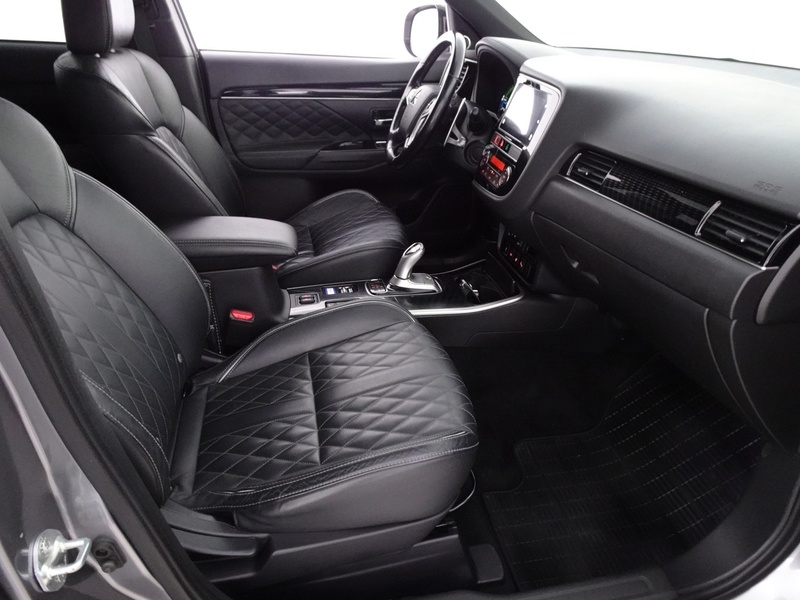 Mitsubishi Outlander PHEV vaihtoauto