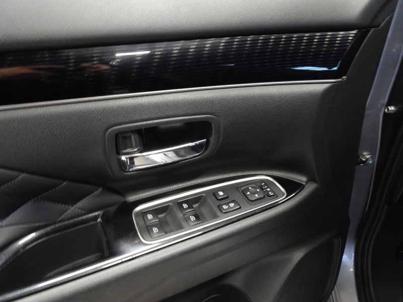 Mitsubishi Outlander PHEV vaihtoauto