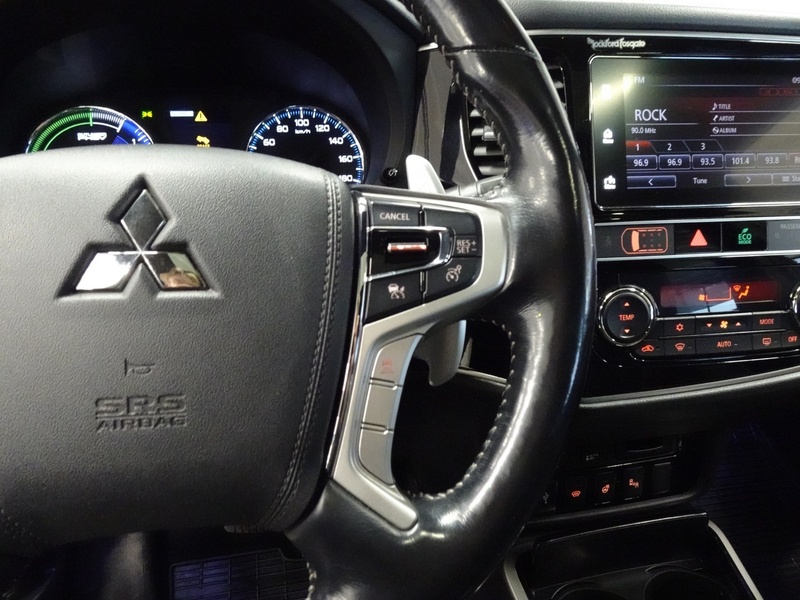 Mitsubishi Outlander PHEV vaihtoauto