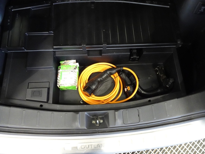 Mitsubishi Outlander PHEV vaihtoauto