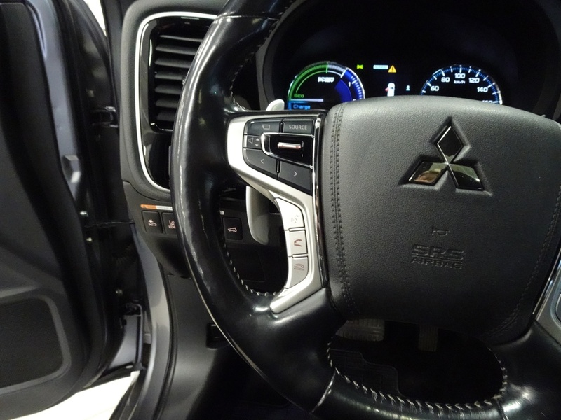 Mitsubishi Outlander PHEV vaihtoauto