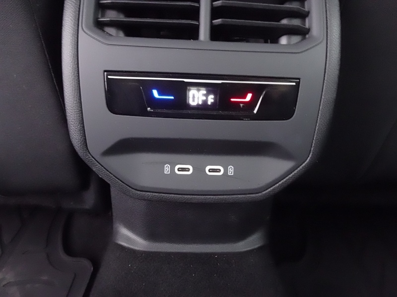 SEAT Leon Sportstourer vaihtoauto