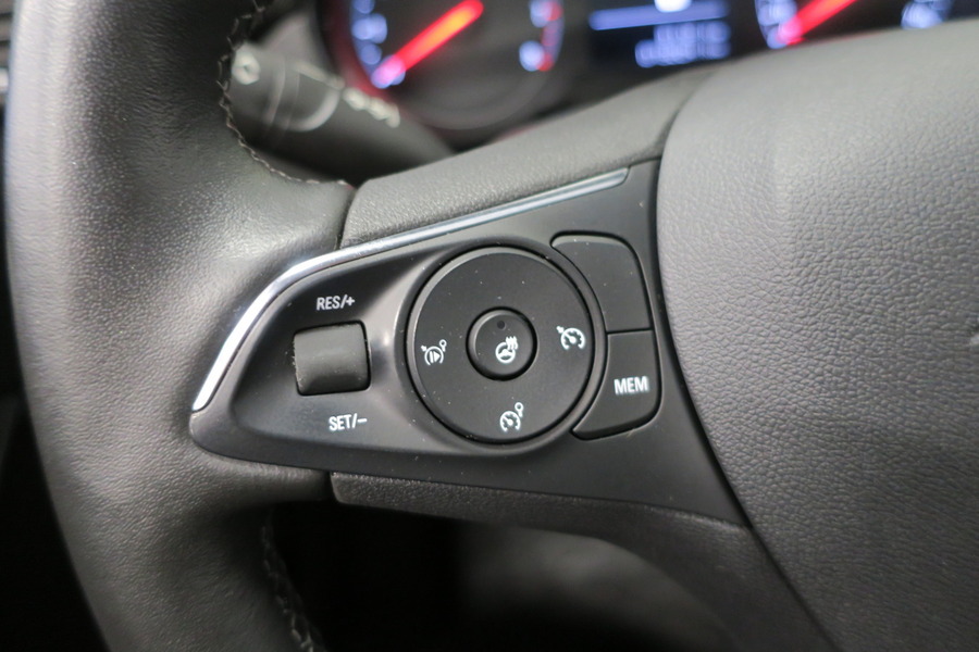 Opel Crossland X vaihtoauto