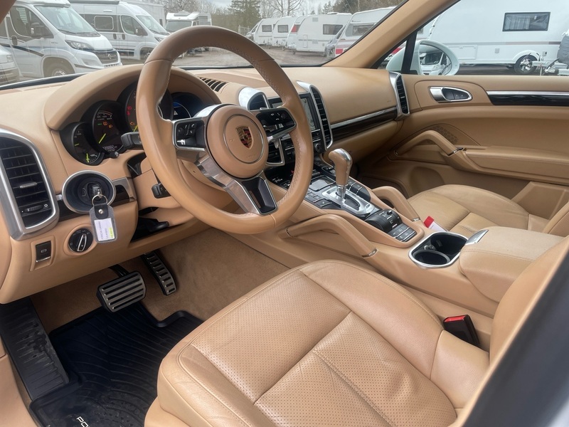 Porsche Cayenne vaihtoauto