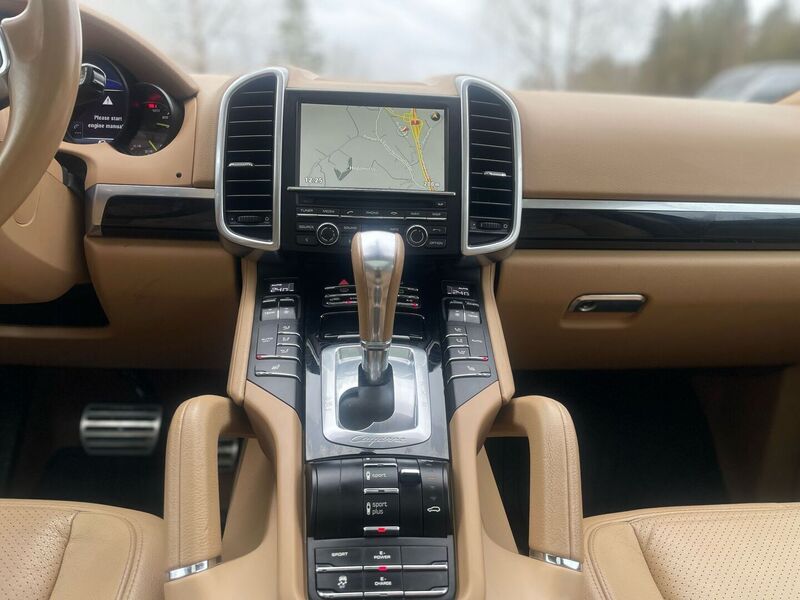 Porsche Cayenne vaihtoauto