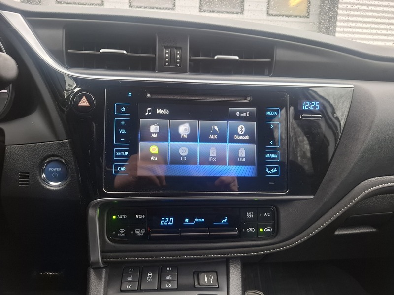 Toyota Auris vaihtoauto