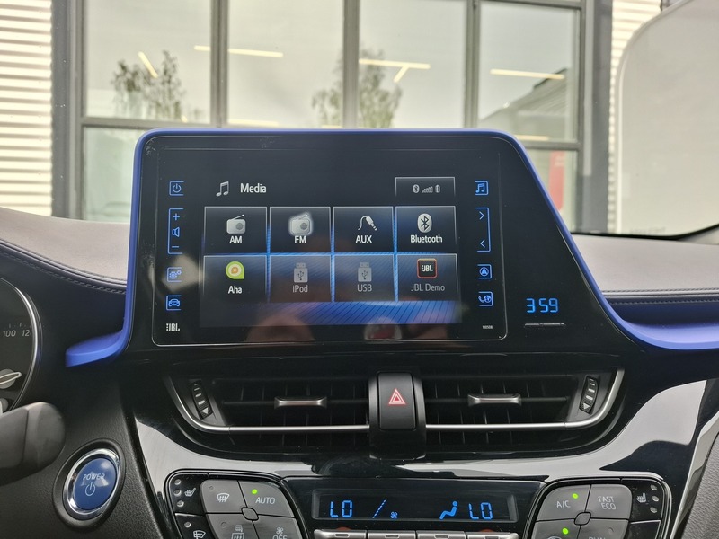 Toyota C-HR vaihtoauto