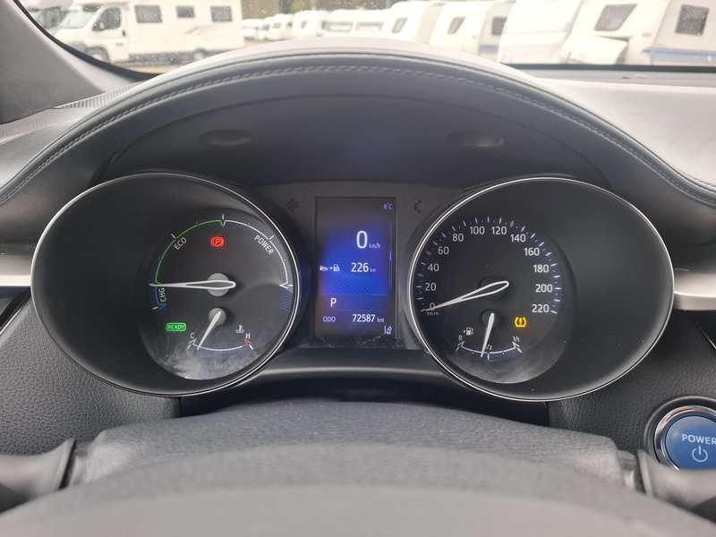 Toyota C-HR vaihtoauto