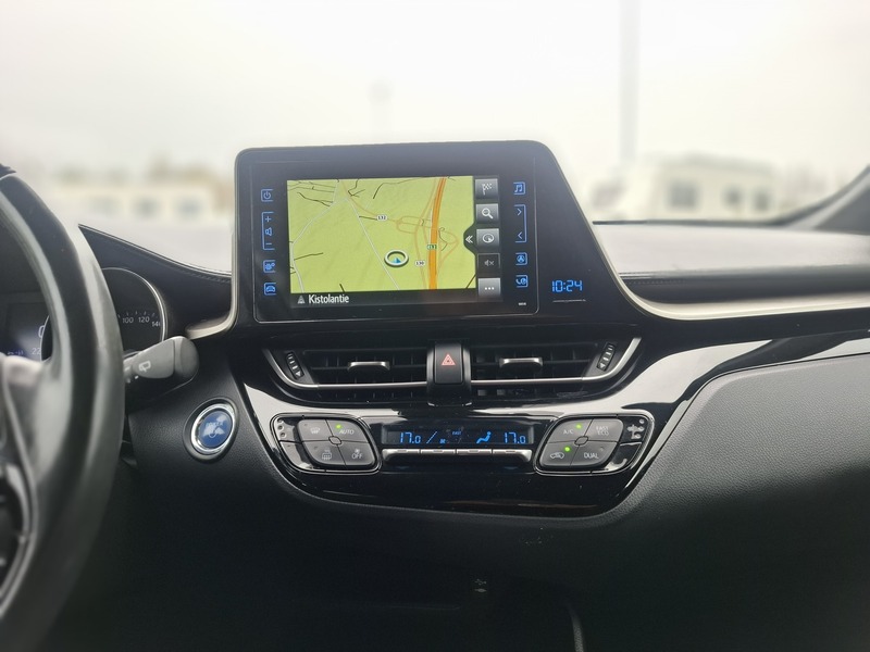 Toyota C-HR vaihtoauto