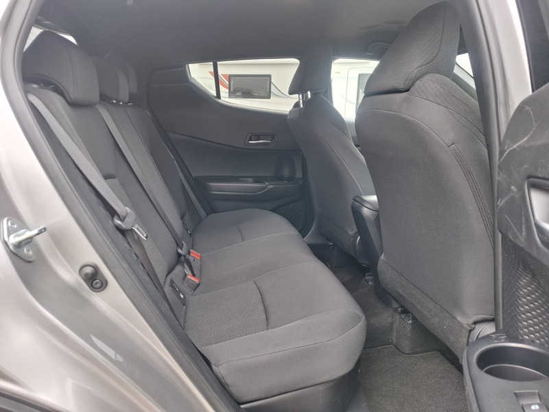 Toyota C-HR vaihtoauto