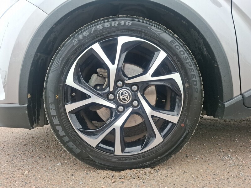 Toyota C-HR vaihtoauto