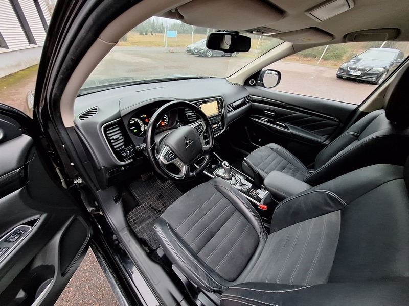 Mitsubishi Outlander PHEV vaihtoauto
