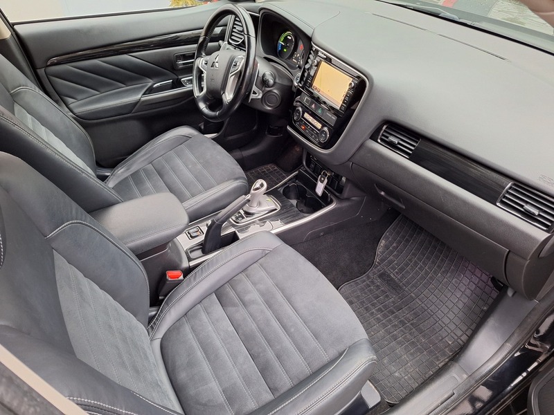 Mitsubishi Outlander PHEV vaihtoauto