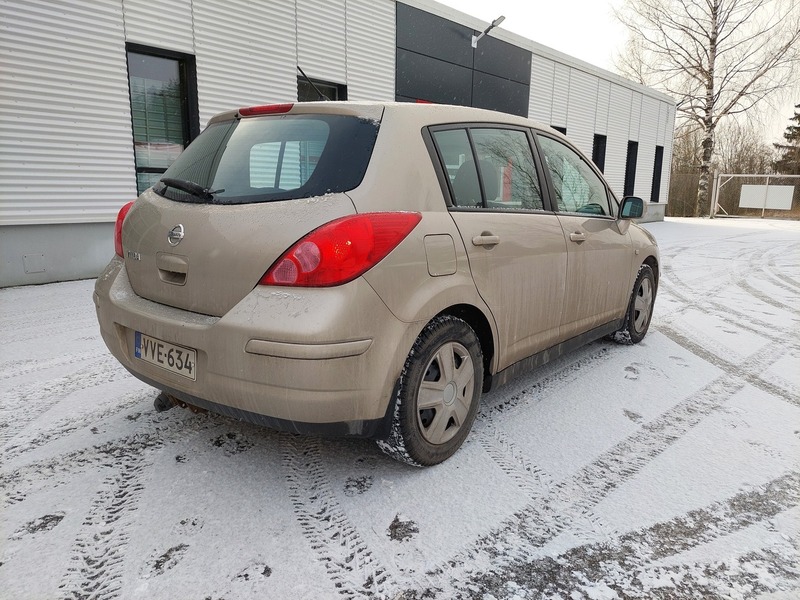 Nissan Tiida vaihtoauto