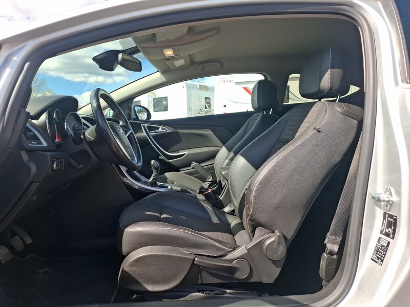 Opel Astra vaihtoauto