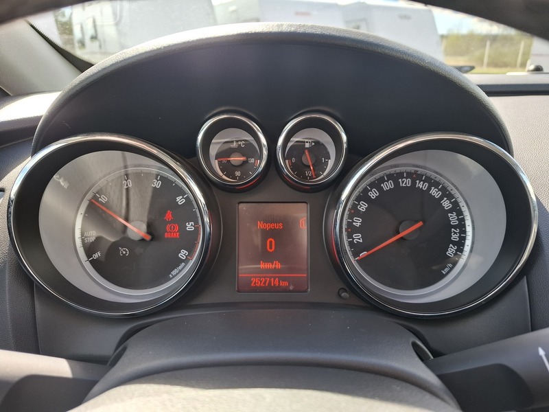 Opel Astra vaihtoauto
