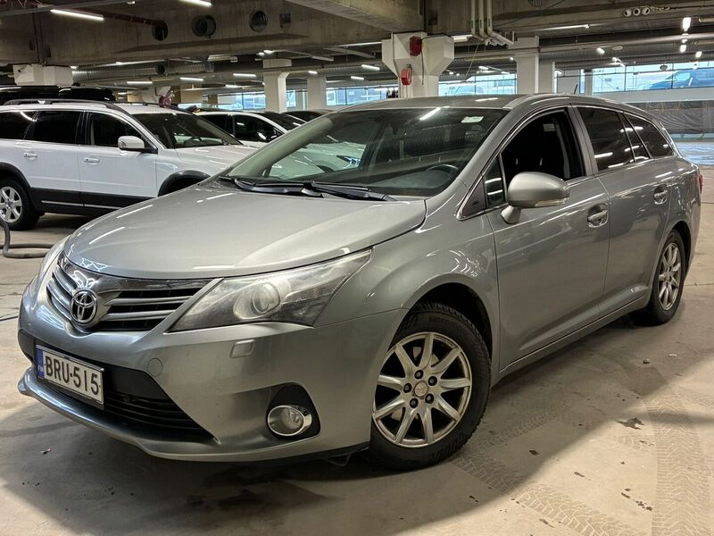Toyota Avensis vaihtoauto