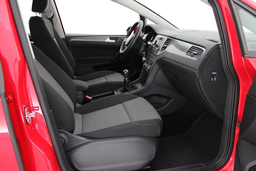 Volkswagen Golf Sportsvan vaihtoauto