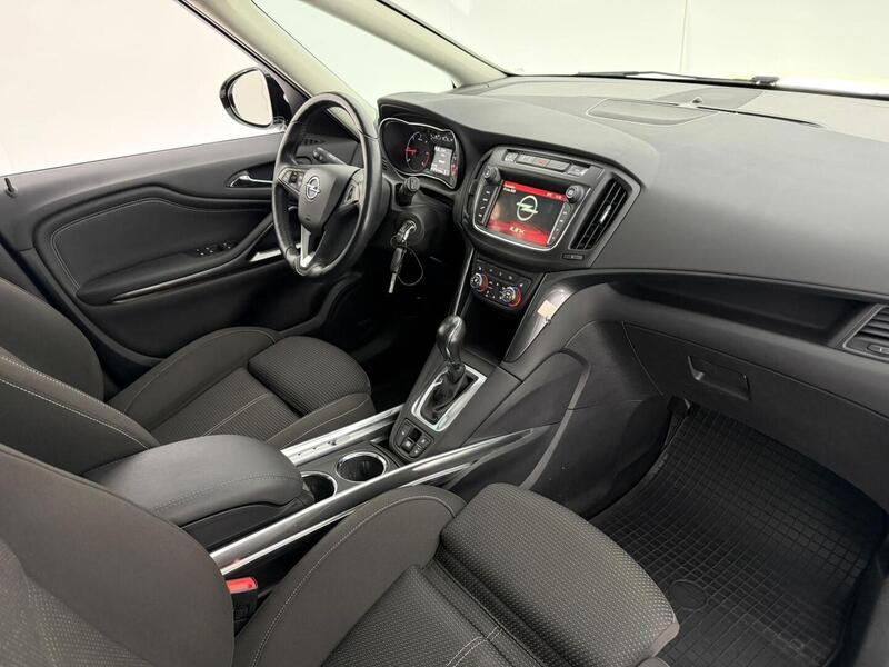 Opel Zafira vaihtoauto